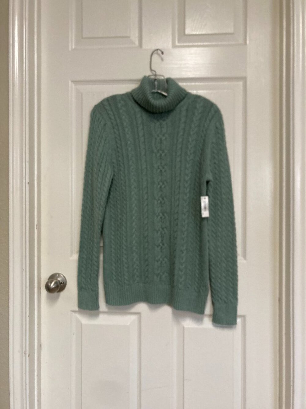 Amazon Essentials turtleneck sweater sage green size small women's